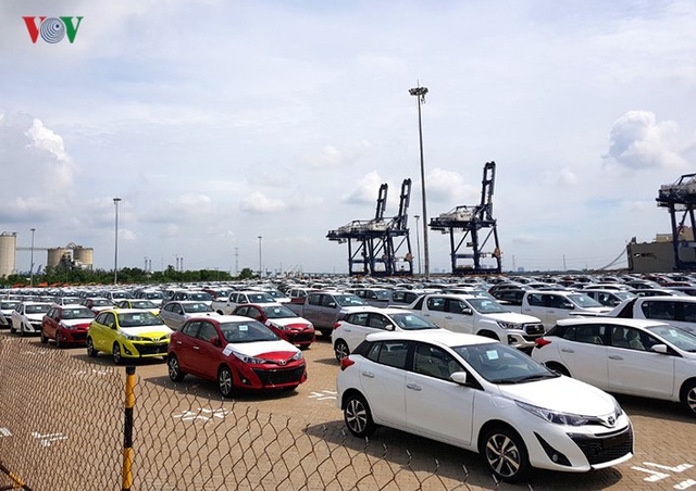 can canh lo xe toyota va mitsubishi huong thue 0 ve viet nam