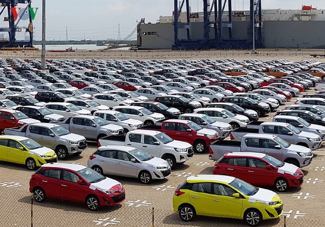 can canh lo xe toyota va mitsubishi huong thue 0 ve viet nam