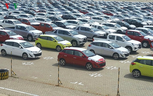 can canh lo xe toyota va mitsubishi huong thue 0 ve viet nam