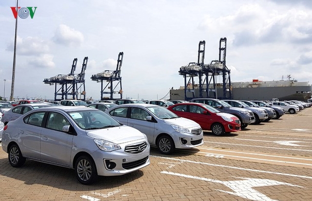 can canh lo xe toyota va mitsubishi huong thue 0 ve viet nam