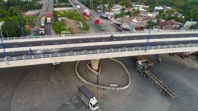 Đường vào cảng Cát Lái thông thoáng ngày cầu vượt hoàn thành