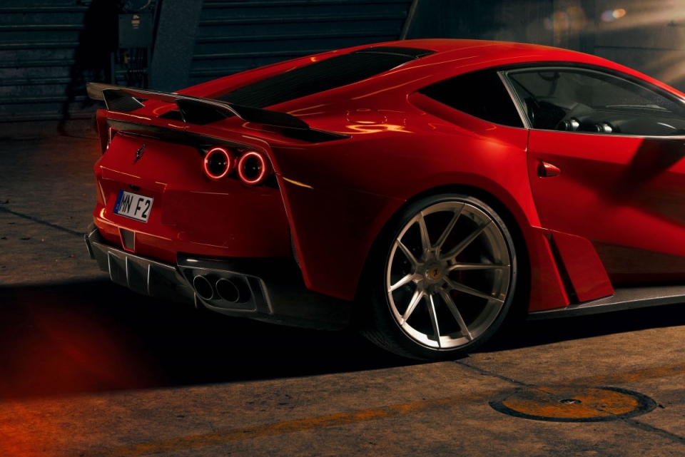 ferrari 812 superfast chat hon voi goi do novitec