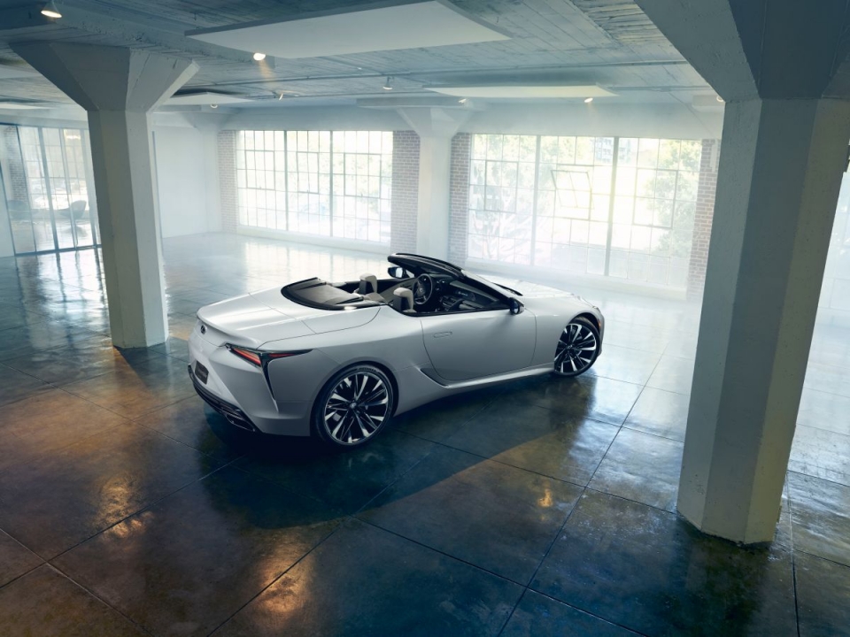 Lexus LC Convertible sẽ được ra mắt vào tháng 7 lexus lc convertible se duoc ra mat vao thang 7