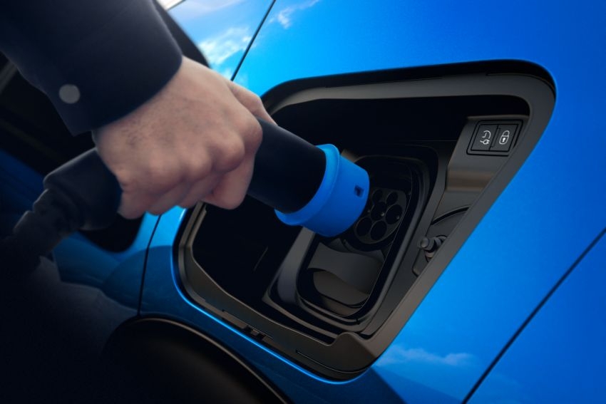 lo dien peugeot 2008 the he moi co tuy chon phien ban chay dien