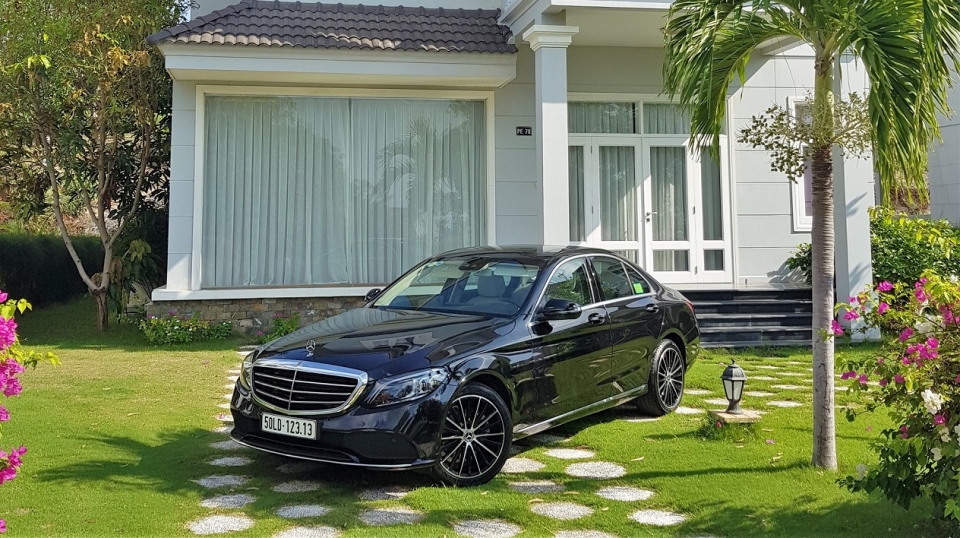 Video: Cận cảnh Mercedes-Benz C200 Exclusive 2019 video can canh mercedes benz c200 exclusive 2019