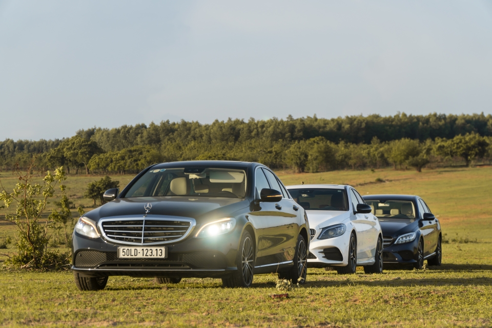 Video: Cận cảnh Mercedes-Benz C200 Exclusive 2019 video can canh mercedes benz c200 exclusive 2019