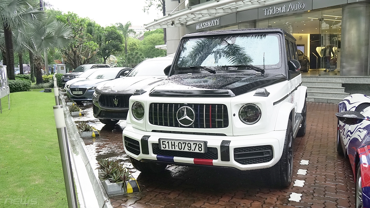 Minh Nhựa lái 'thần gió' Pagani Huayra đội mưa đi mua SUV mới minh nhua lai than gio pagani huayra doi mua di mua suv moi