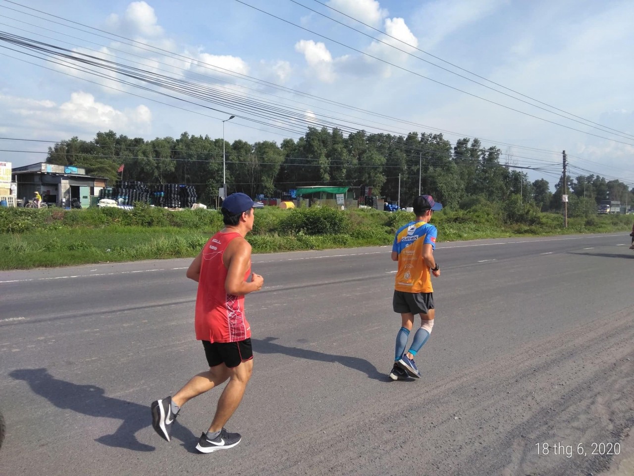 Hành trình chạy tiếp sức xuyên Việt chạm Mũi Cà Mau, sớm hơn 30 tiếng hanh trinh chay bo tiep suc xuyen viet dat chan den dich den sau 11 ngay