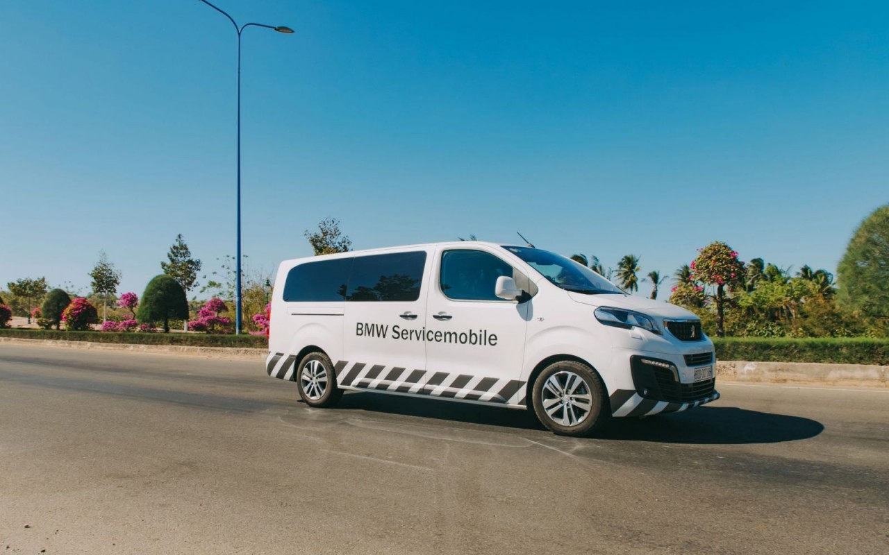 bmw tiep tuc bao duong luu dong toan quoc sau gian cach xa hoi