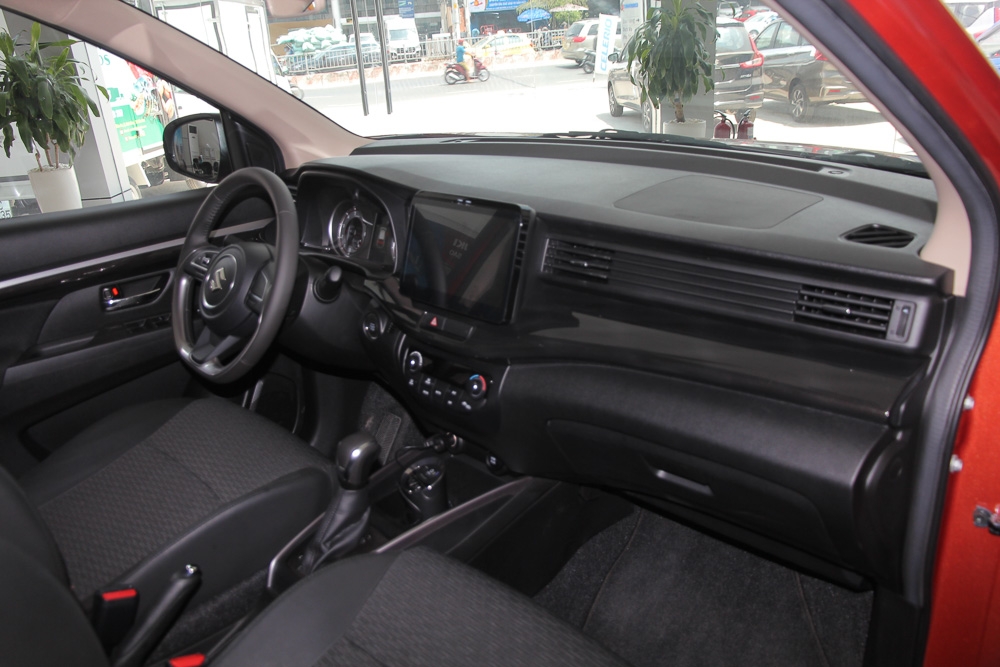so sanh mitsubishi xpander va suzuki xl7