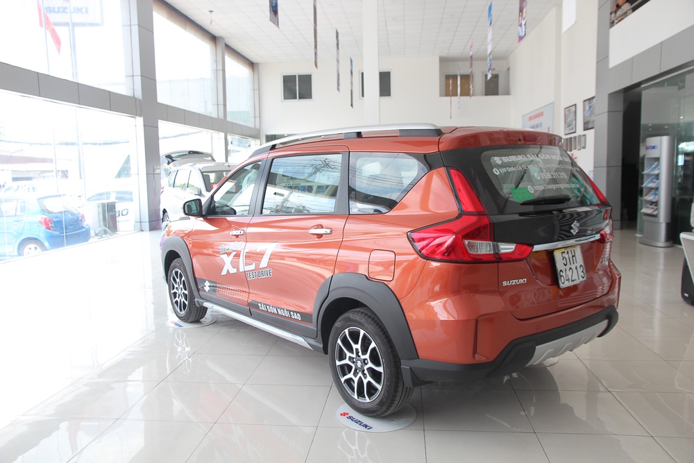 so sanh mitsubishi xpander va suzuki xl7