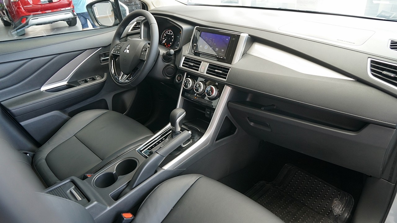 so sanh mitsubishi xpander va suzuki xl7