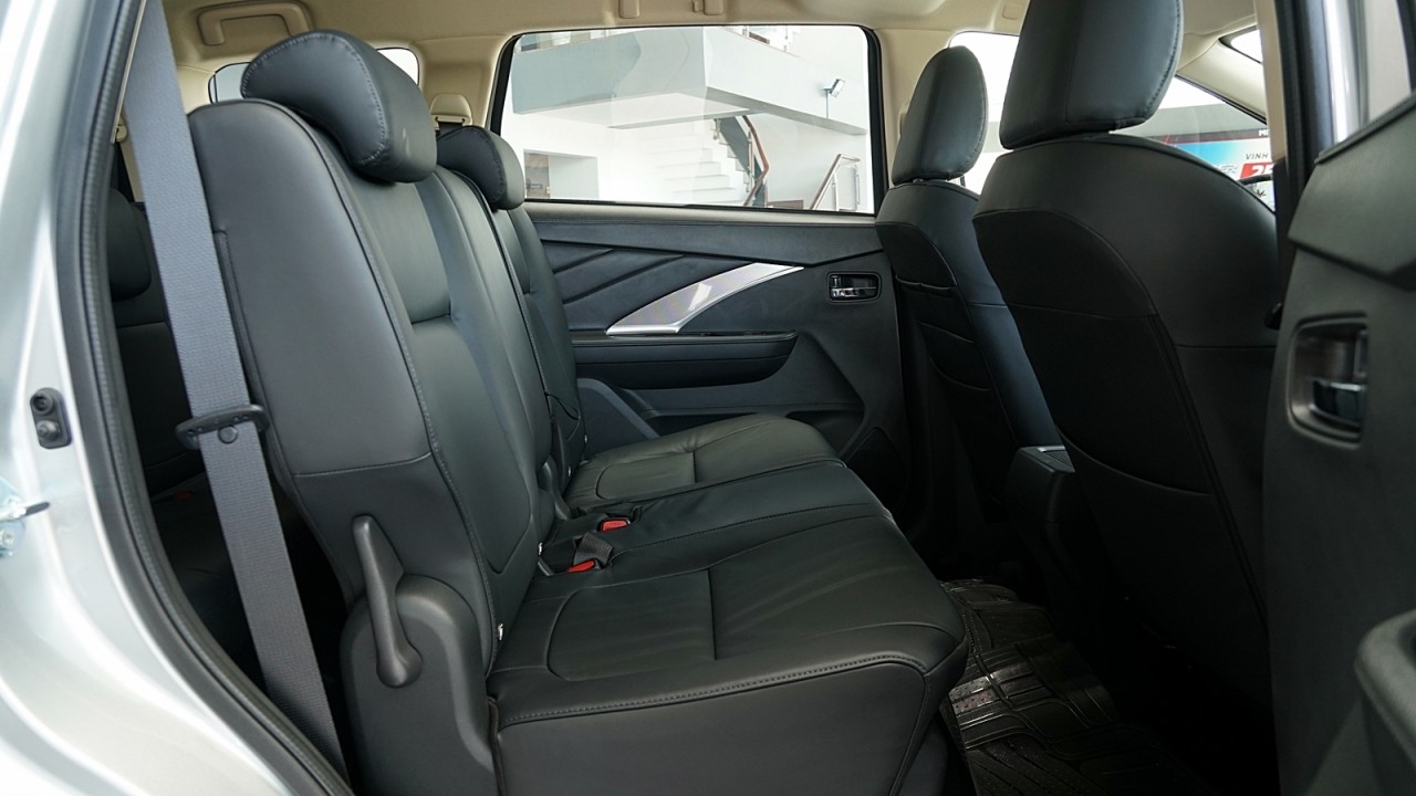 so sanh mitsubishi xpander va suzuki xl7