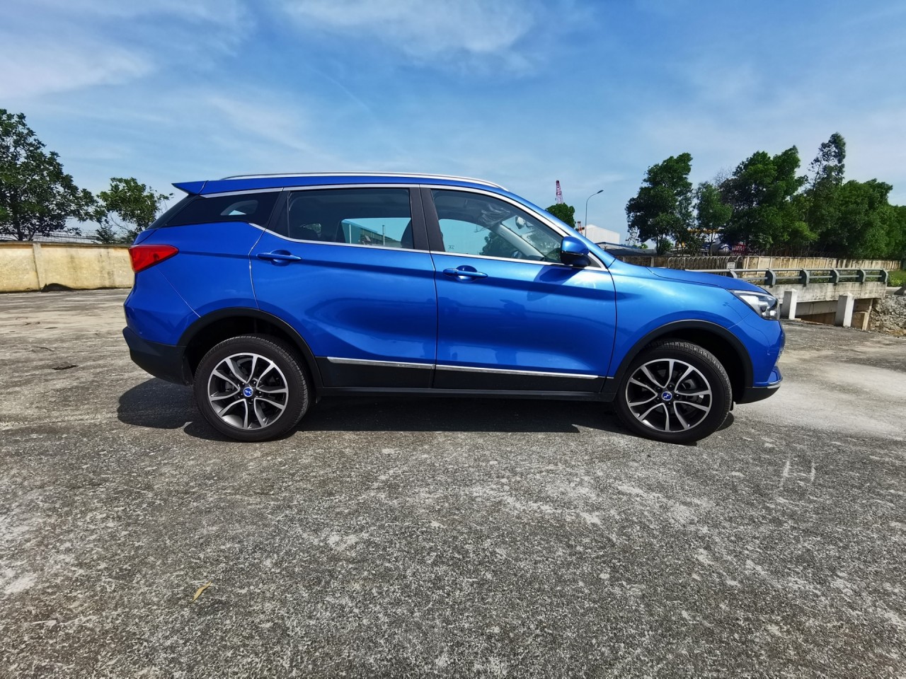 Xế điện Trung Quốc Hanteng X5 EV âm thầm có mặt tại Việt Nam xe dien trung quoc hanteng x5 ev am tham co mat tai viet nam