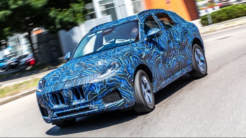 Bắt gặp Maserati Grecale ngụy trang trên đường thử
