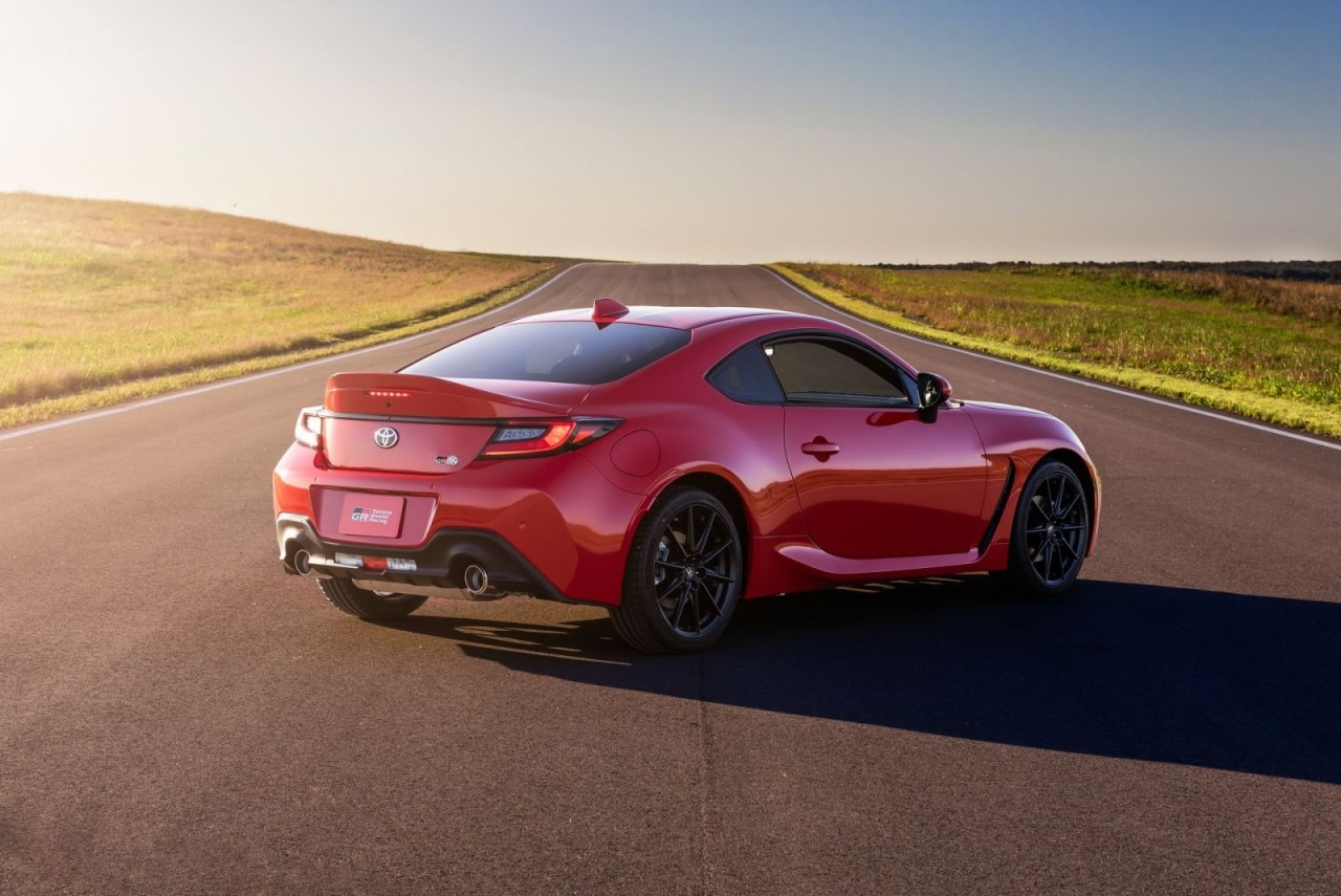 Toyota GR-86 2022 ra mắt với giá 30.000 USD Toyota GR-86 2022 ra mắt với giá 30.000 USD