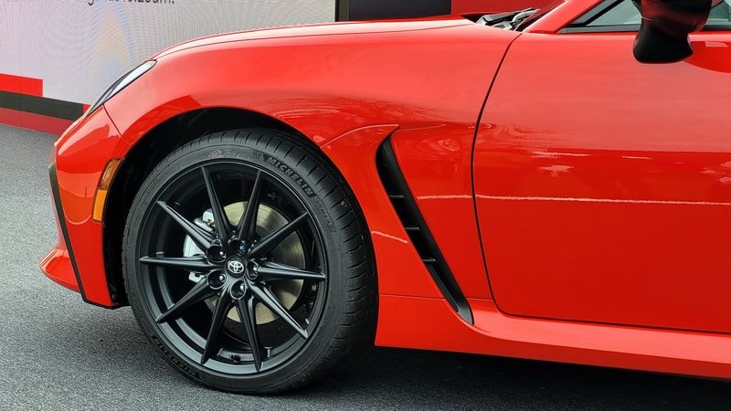 Toyota GR-86 2022 ra mắt với giá 30.000 USD Toyota GR-86 2022 ra mắt với giá 30.000 USD