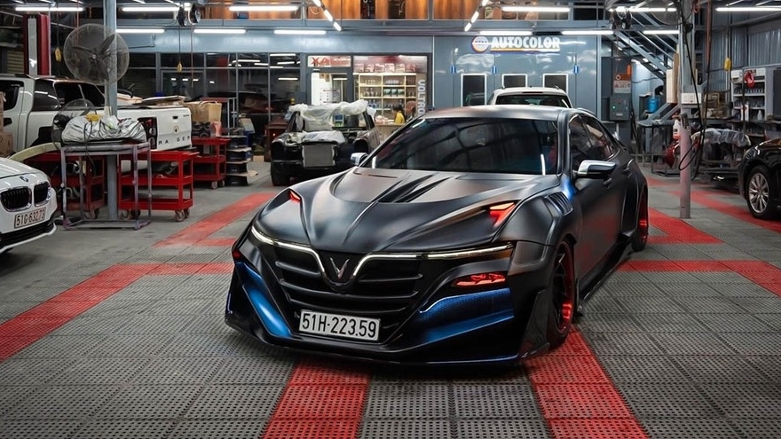 Vinfast Lux A 2.0 độ widebody lạ mắt tại Sài Gòn