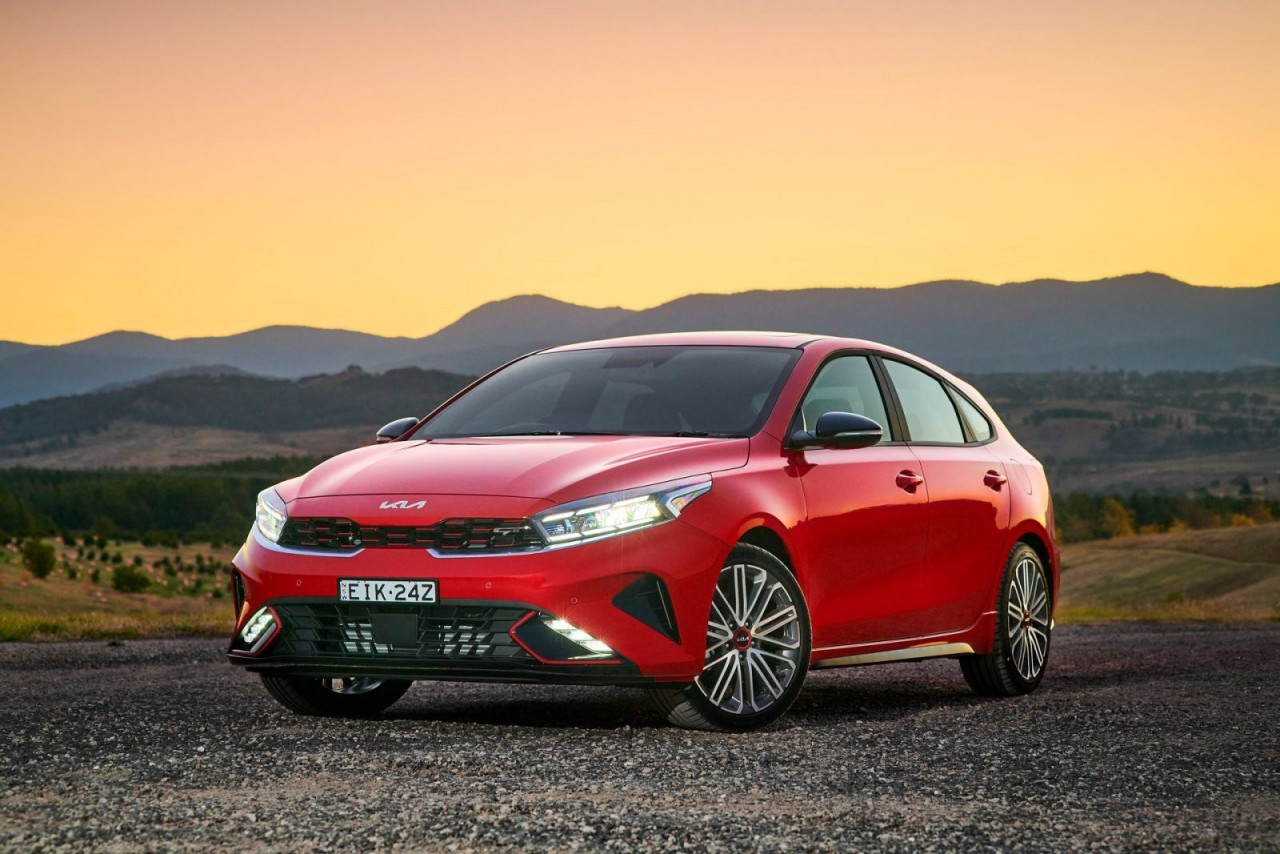 Kia Cerato 2022 ra mắt với 4 phiên bản, chờ ngày về Việt Nam Kia Cerato 2022 ra mắt với 4 phiên bản, chờ ngày về Việt Nam