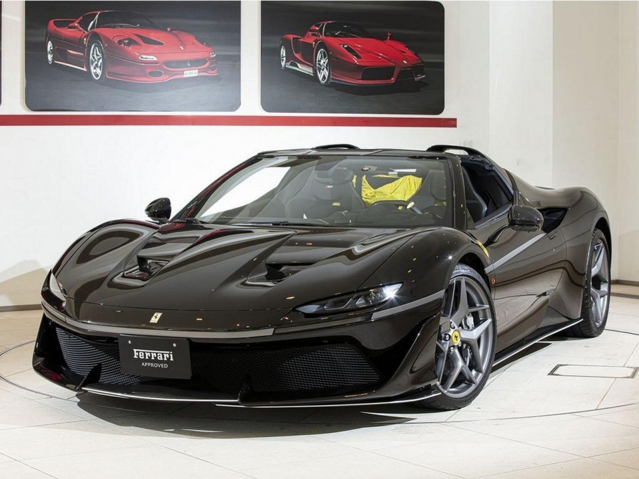'Hàng độc' Ferrari J50 được rao bán tại Nhật Bản với giá 3,6 triệu USD