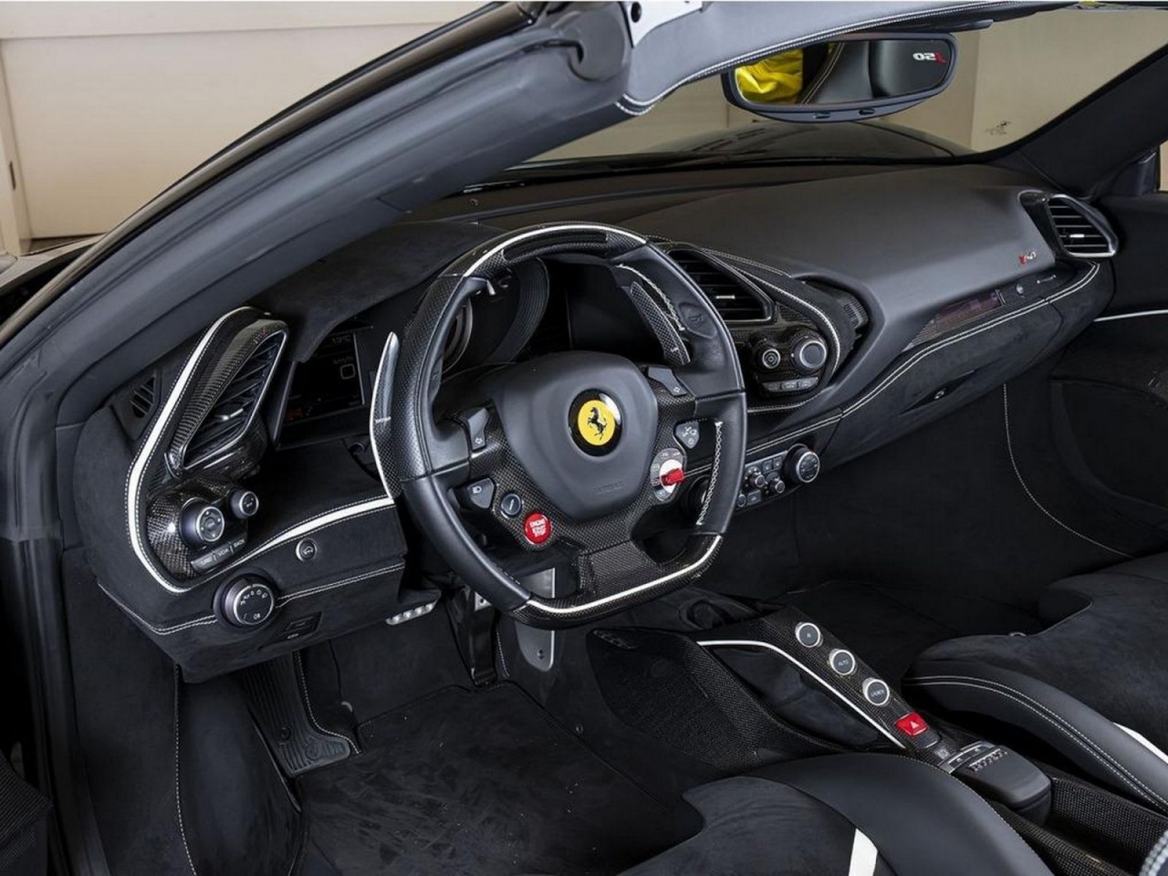 'Hàng độc' Ferrari J50 được rao bán tại Nhật Bản với giá 3,6 triệu USD