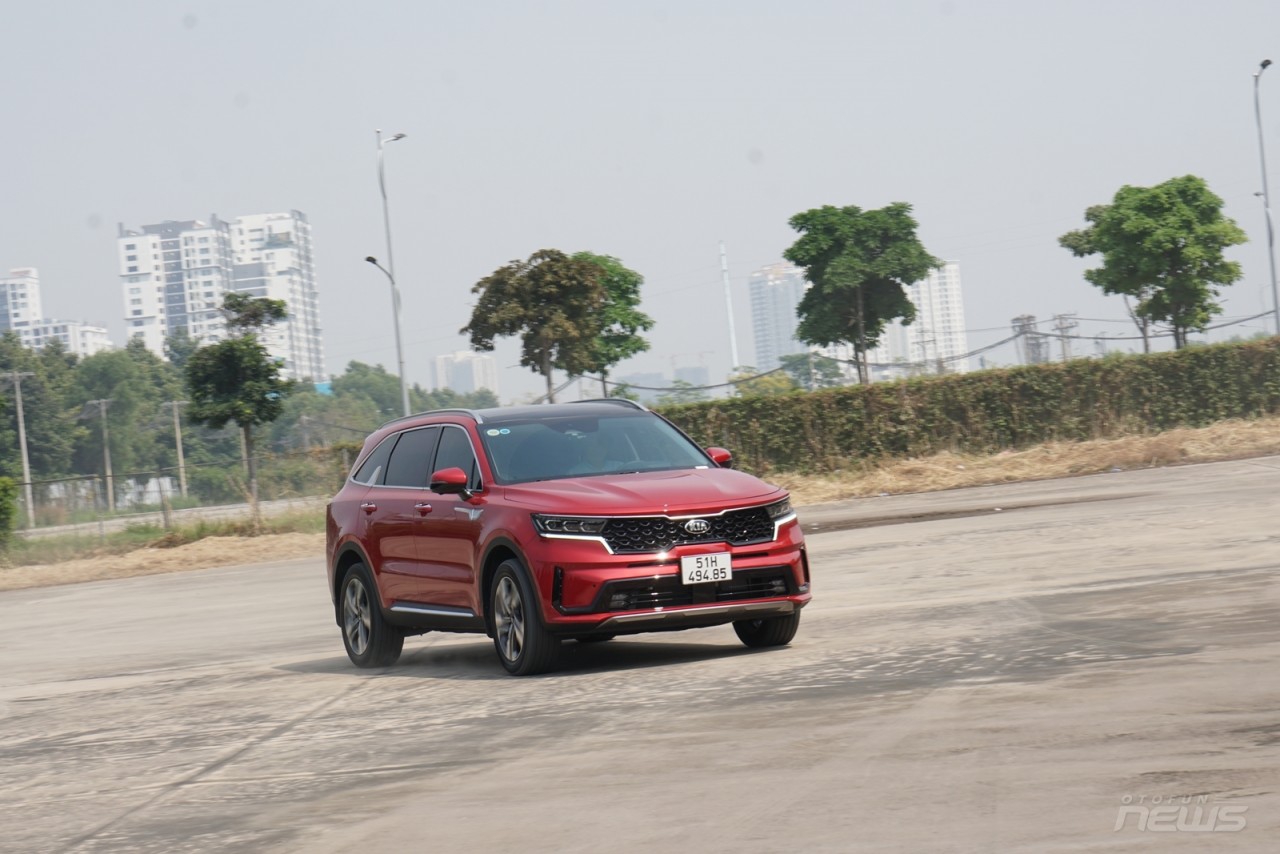 7 tháng đầu năm 2021, Kia Sorento bán ít hơn Hyundai SantaFe gần 3.000 xe 7 tháng đầu năm 2021, Kia Sorento bán ít hơn Hyundai SantaFe gần 3.000 xe