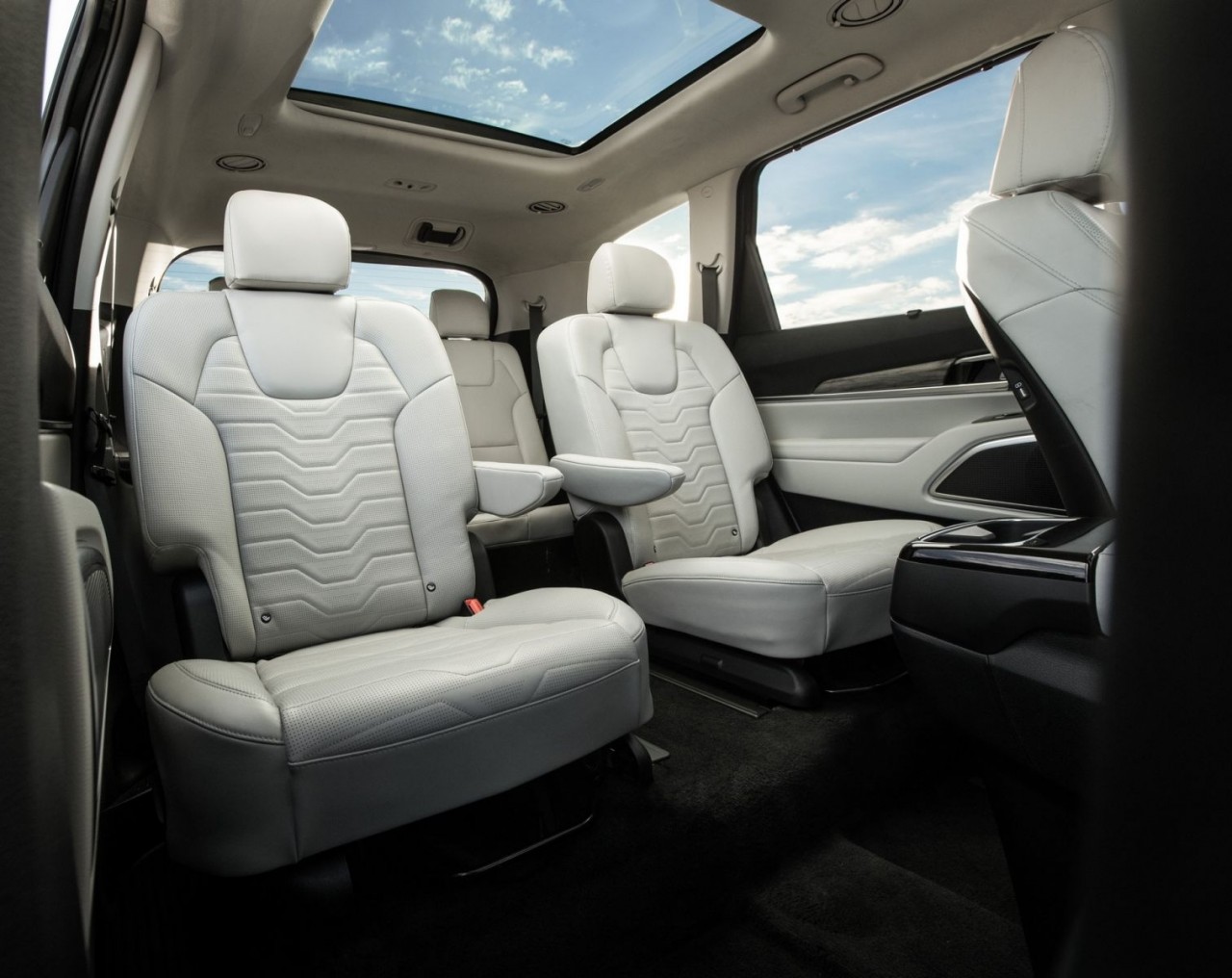 Kia Telluride 2022 bổ sung công nghệ, giá bán tăng