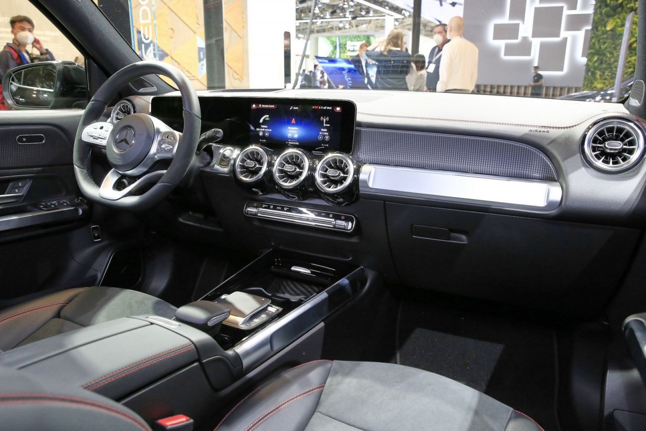 Xe điện Mercedes EQB 2022 có giá từ 54.500 USD Xe điện Mercedes EQB 2022 có giá từ 54.500 USD