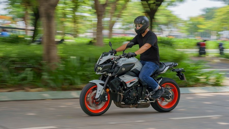 Đánh giá Yamaha MT-10: Mẫu Naked-Bike sở hữu thiết kế lạ mắt