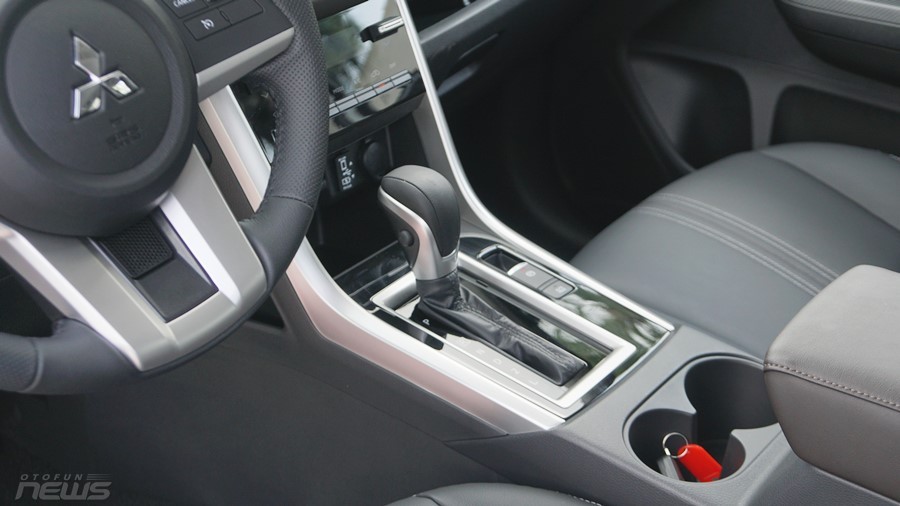 Cận cảnh Mitsubishi Xpander 2022 phiên bản cao cấp AT Premium Cận cảnh Mitsubishi Xpander 2022 phiên bản cao cấp AT Premium