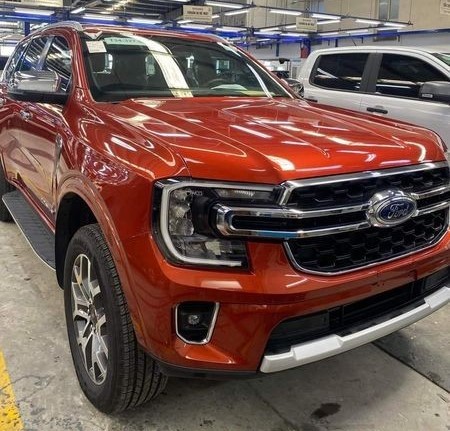 Bắt gặp Ford Everest 2023 phiên bản Sport và Titanium tại đại lý Bắt gặp Ford Everest 2023 phiên bản Sport và Titanium tại đại lý
