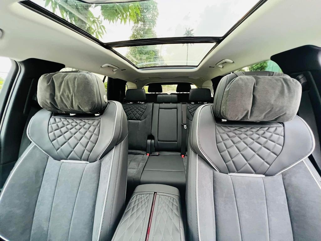 Hongqi E-HS9