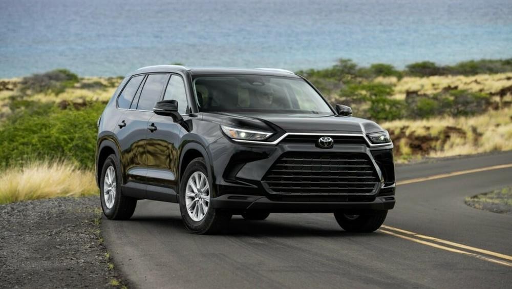 Toyota Grand Highlander 2024 có giá 43.000 USD
