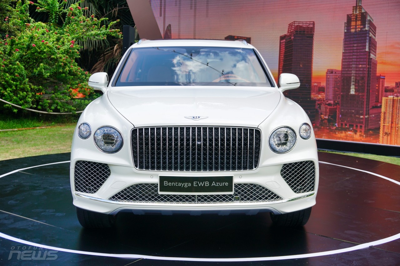 Xe siêu sang Bentley Bentayga EWB Azure 2023 ra mắt với giá gần 21 tỷ đồng Xe siêu sang Bentley Bentayga EWB Azure 2023 ra mắt với giá gần 21 tỷ đồng