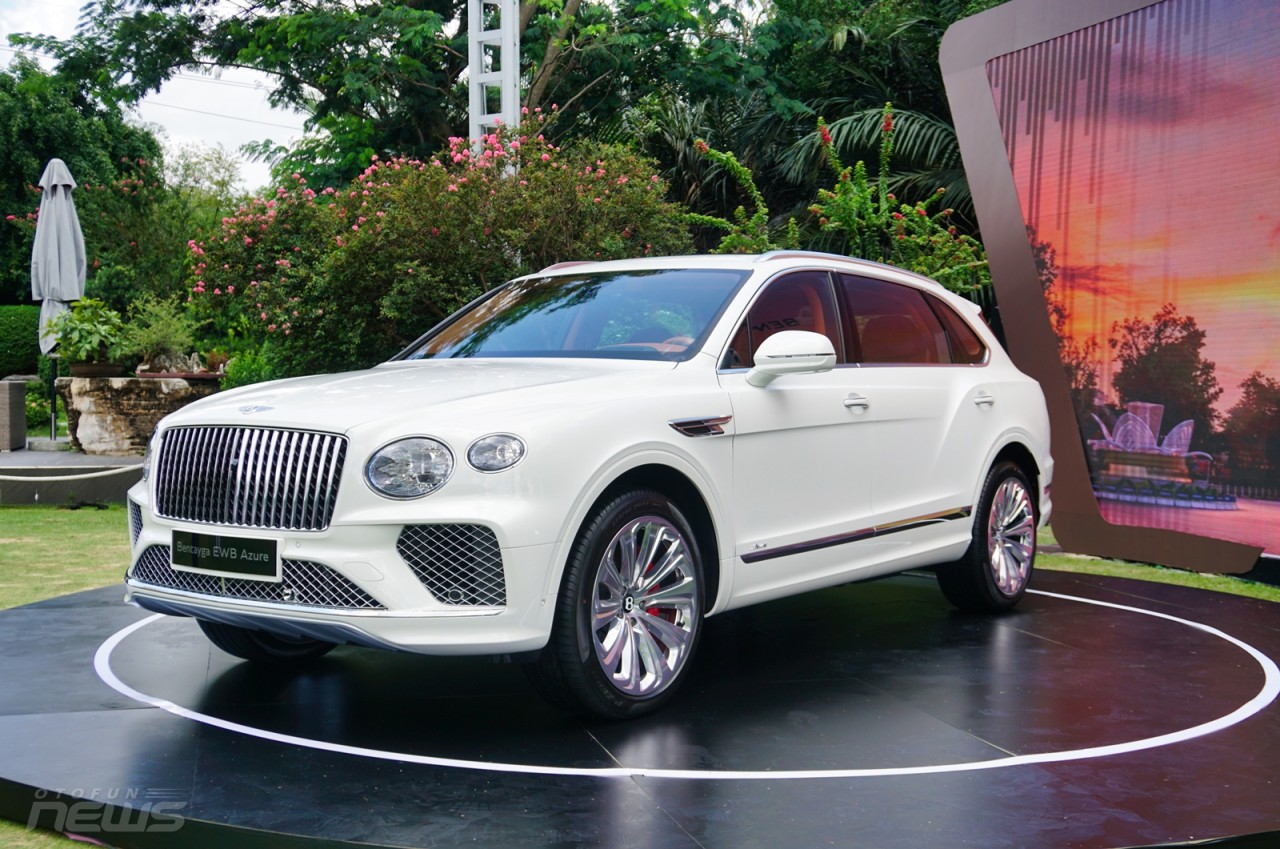 Xe siêu sang Bentley Bentayga EWB Azure 2023 ra mắt với giá gần 21 tỷ đồng Xe siêu sang Bentley Bentayga EWB Azure 2023 ra mắt với giá gần 21 tỷ đồng