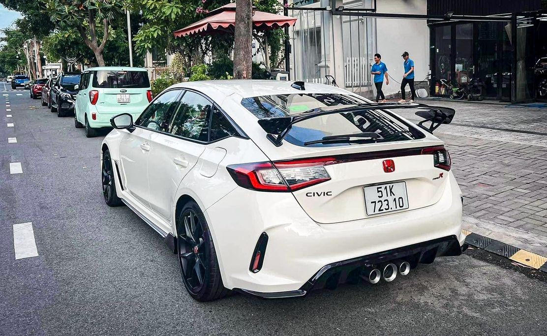 Honda Civic Type R 2023 đầu tiên ra biển số tại Việt Nam Honda Civic Type R 2023 đầu tiên ra biển số tại Việt Nam