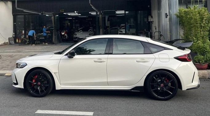 Honda Civic Type R 2023 đầu tiên ra biển số tại Việt Nam Honda Civic Type R 2023 đầu tiên ra biển số tại Việt Nam