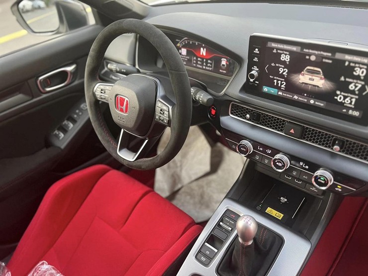 Dàn xe Honda Civic Type R 2023 tụ hợp tại Sài Gòn Dàn xe Honda Civic Type R 2023 tụ hợp tại Sài Gòn