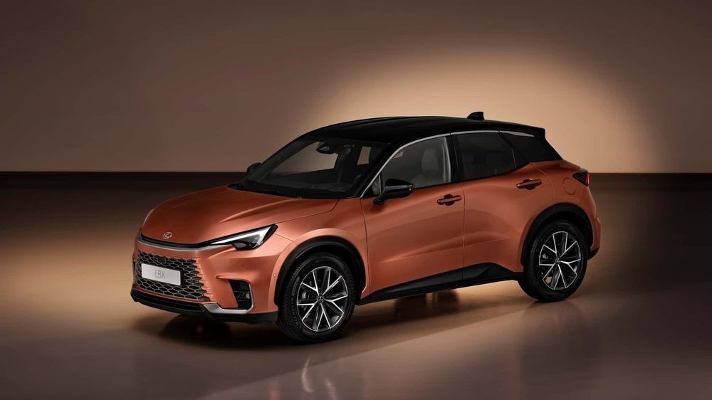 LBX 2024 mẫu xe nhỏ nhất trong gia đình Lexus