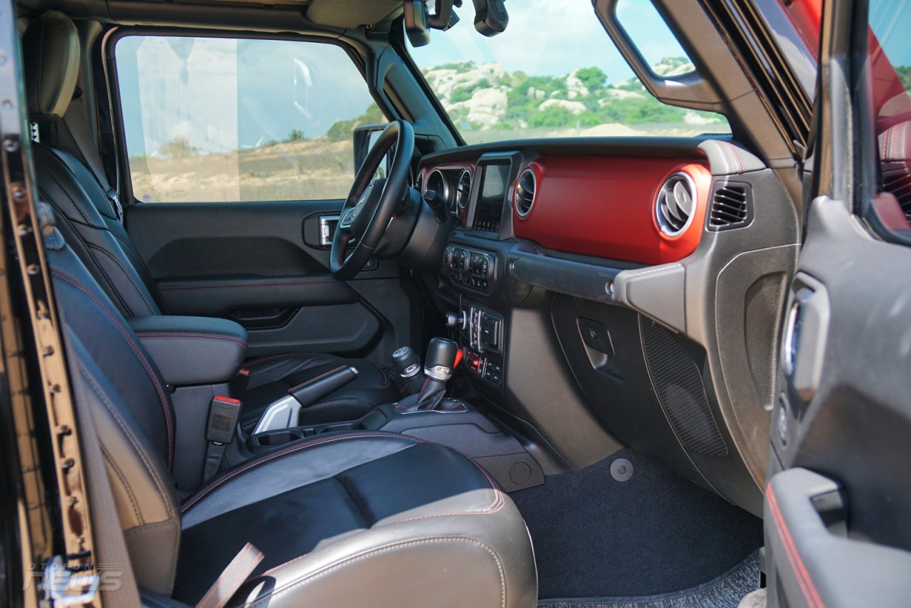 Jeep Gladiator 2023: Mẫu bán tải không dành cho số đông