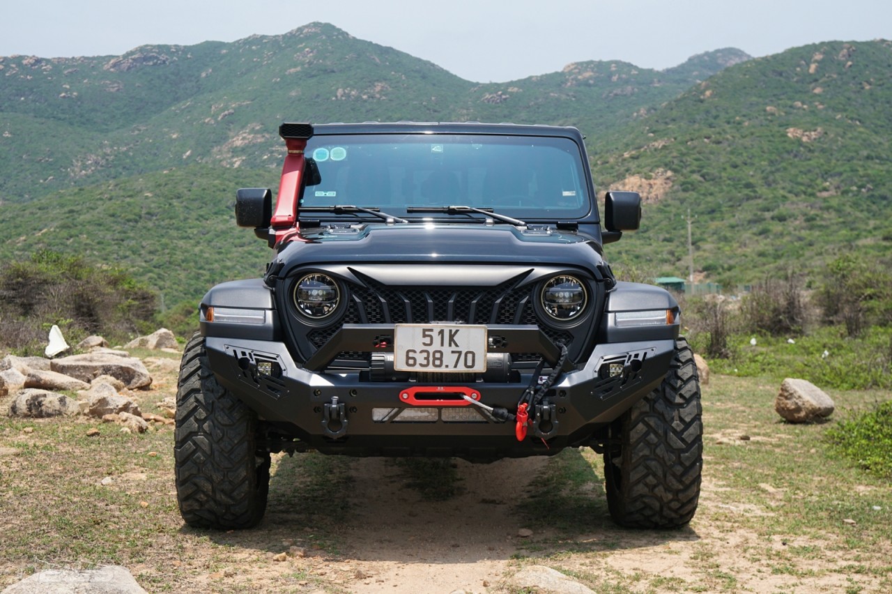 Jeep Gladiator 2023: Mẫu bán tải không dành cho số đông