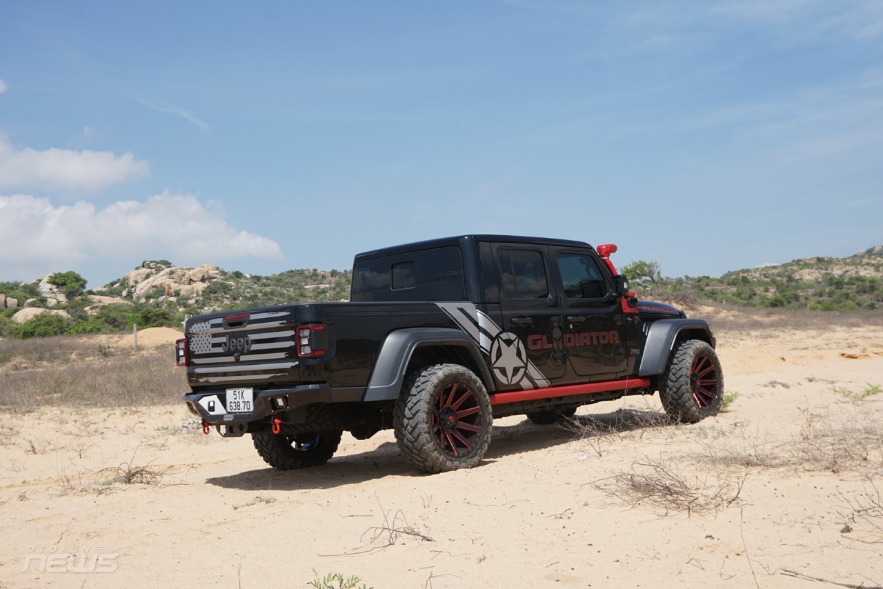 Jeep Gladiator 2023: Mẫu bán tải không dành cho số đông
