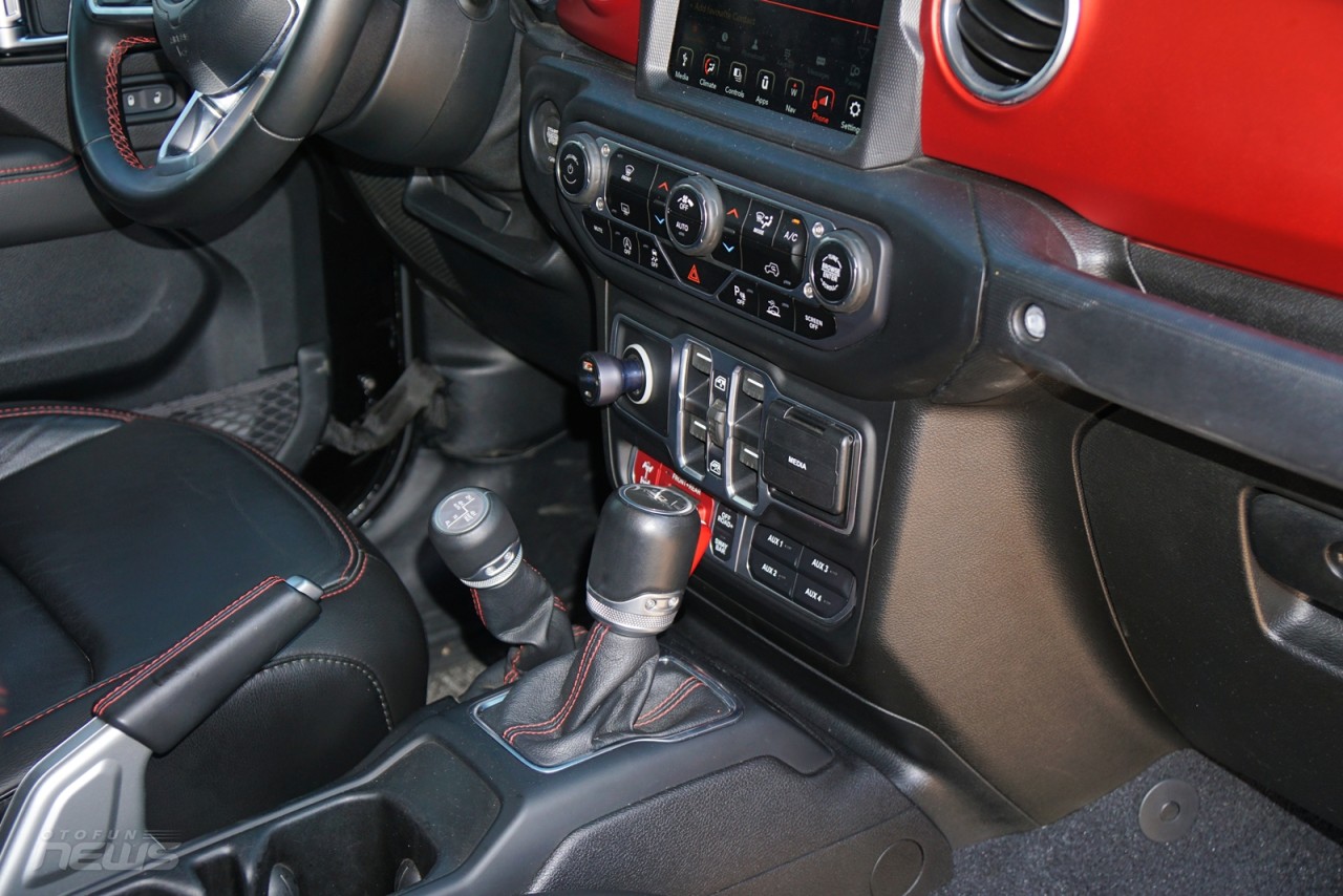 Jeep Gladiator 2023: Mẫu bán tải không dành cho số đông