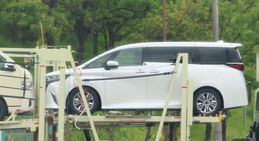 'Chuyên cơ mặt đất' Toyota Alphard 2024 lộ diện trước ngày ra mắt 'Chuyên cơ mặt đất' Toyota Alphard 2024 lộ diện trước ngày ra mắt