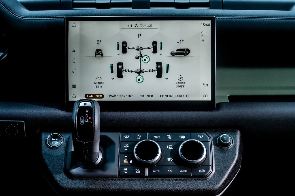 Land Rover Defender phiên bản kỷ niệm 75 năm có mặt tại Việt Nam Land Rover Defender phiên bản kỷ niệm 75 năm có mặt tại Việt Nam