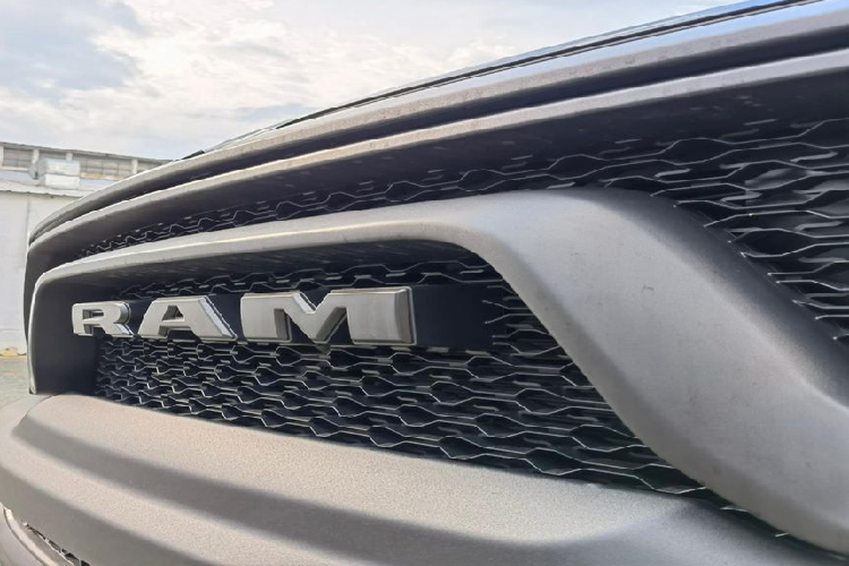 Chi tiết RAM 1500 Rebel đầu tiên về Việt Nam, giá 5,3 tỷ đồng Chi tiết RAM 1500 Rebel đầu tiên về Việt Nam, giá 5,3 tỷ đồng