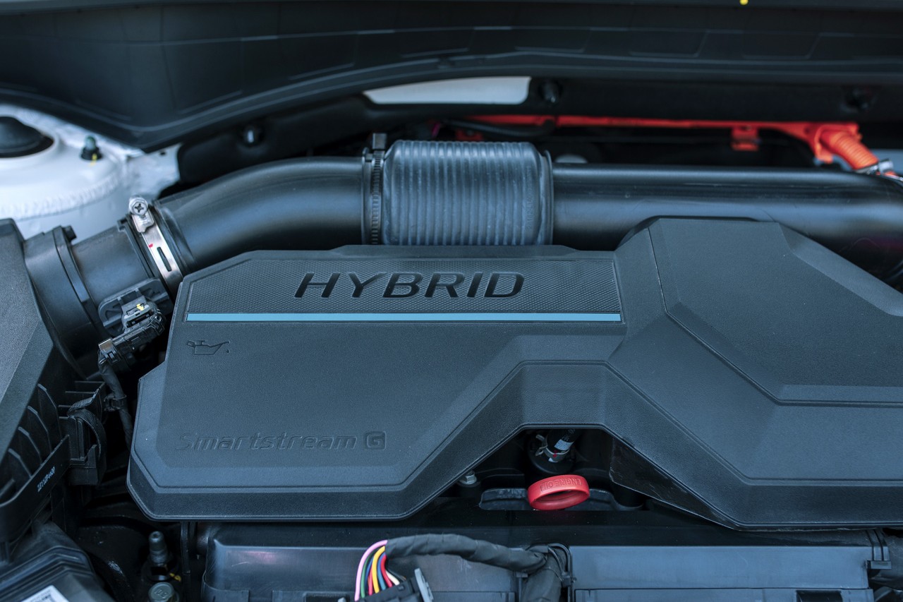 Hyundai Santa Fe Hybrid có mặt tại Việt Nam với giá 1,45 tỷ đồng Hyundai Santa Fe Hybrid có mặt tại Việt Nam với giá 1,45 tỷ đồng