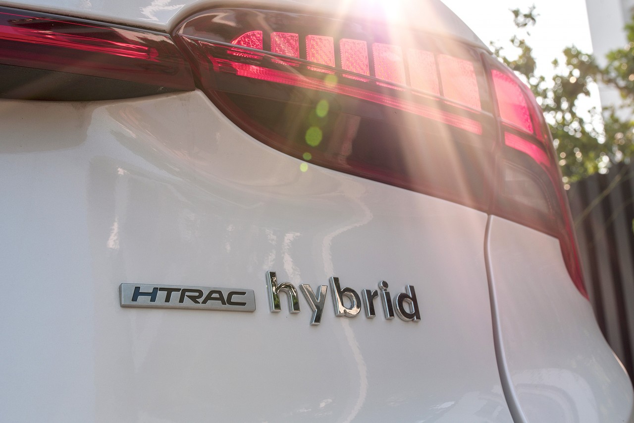 Hyundai Santa Fe Hybrid có mặt tại Việt Nam với giá 1,45 tỷ đồng Hyundai Santa Fe Hybrid có mặt tại Việt Nam với giá 1,45 tỷ đồng