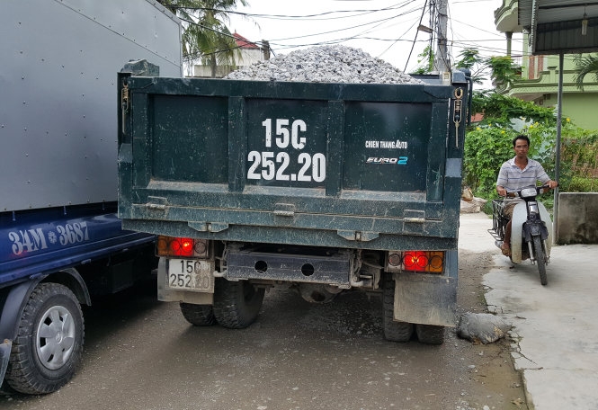 Dân lập chốt, thu tiền xe "né" trạm BOT dan lap chot thu tien xe ne tram bot