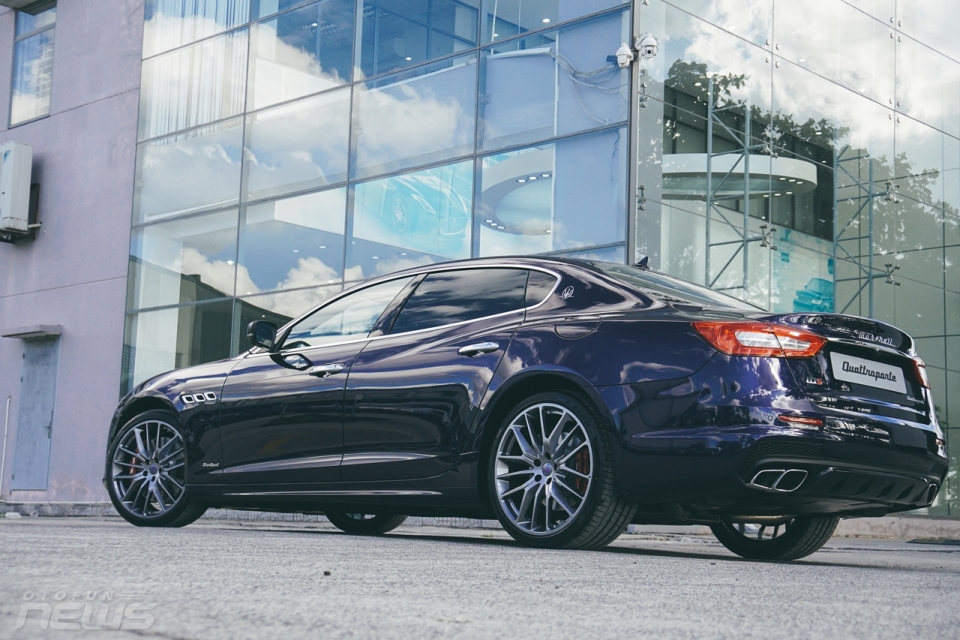 Cận cảnh Quattroporte GranSport GTS: Chiếc Maserati đắt nhất Việt Nam quattroporte gransport gts can canh chiec maserati dat nhat viet nam